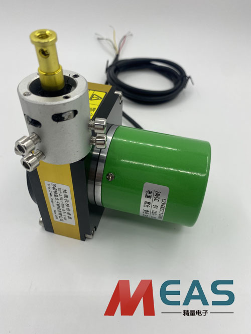 ����λ�ƾ��a�����ʟo�`�ؑ�����늙C�Ķ�λ�y��ϵ�y��